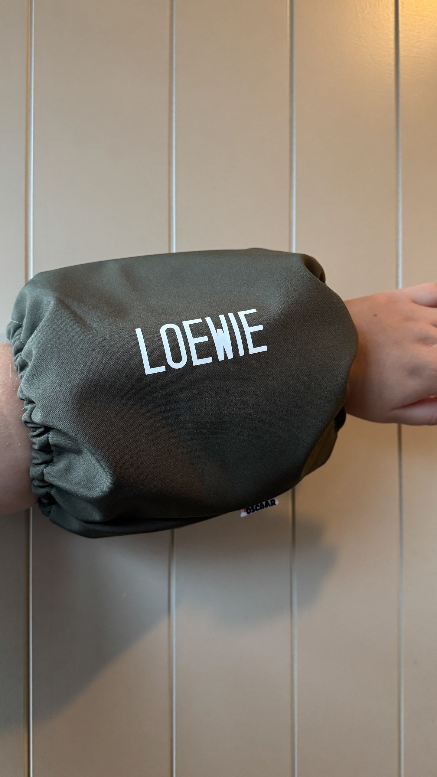 HUGO - Snood kaki waterafstotend, gepersonaliseerd